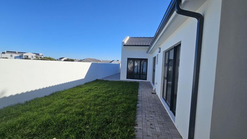 4 Bedroom Property for Sale in Shelley Point Western Cape